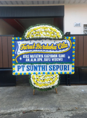Papan Bunga Duka di Balai