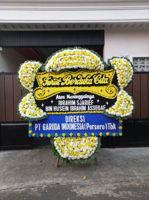 Papan Bunga Duka di Balai